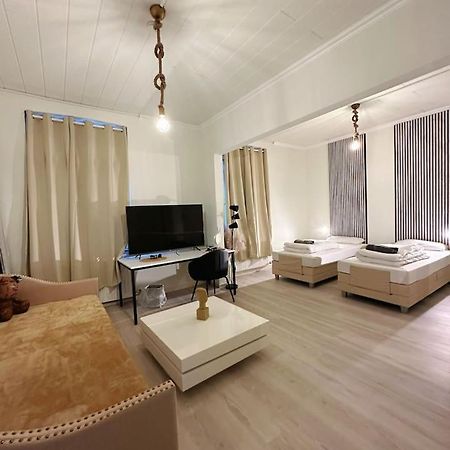 2 Schlafzimmer Waschenspuelmaschine ドゥイスブルグ エクステリア 写真