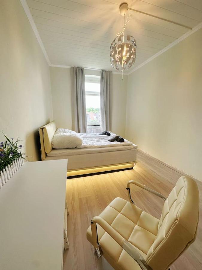 2 Schlafzimmer Waschenspuelmaschine ドゥイスブルグ エクステリア 写真