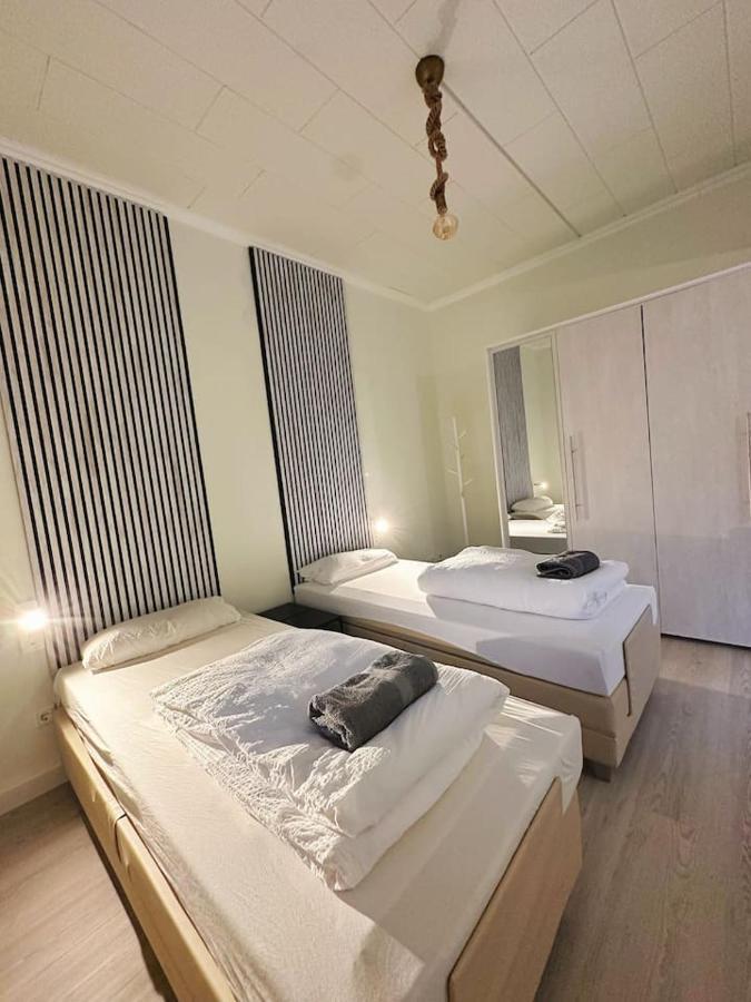 2 Schlafzimmer Waschenspuelmaschine ドゥイスブルグ エクステリア 写真